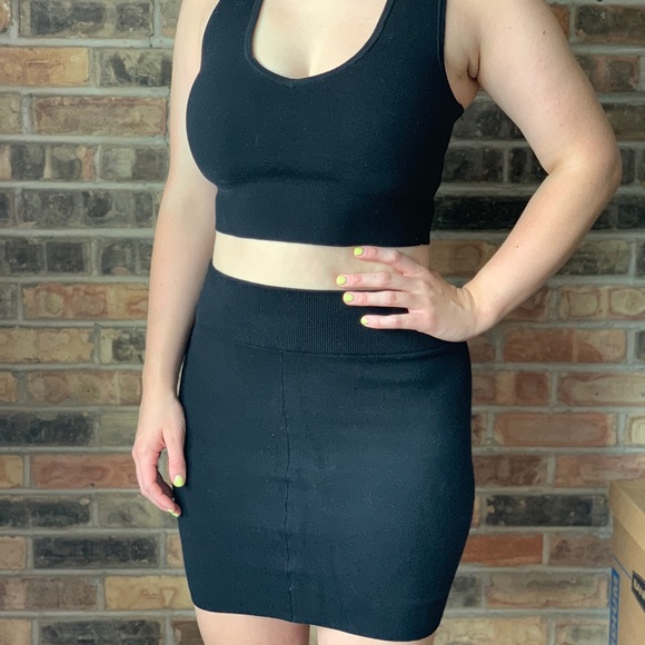 Express Black Crop Top and Skirt - Picture 2 of 8
